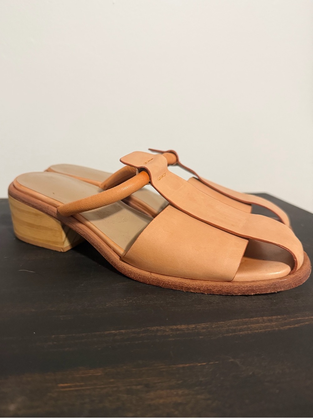 Women’s Leather Slide Sandals in Tan